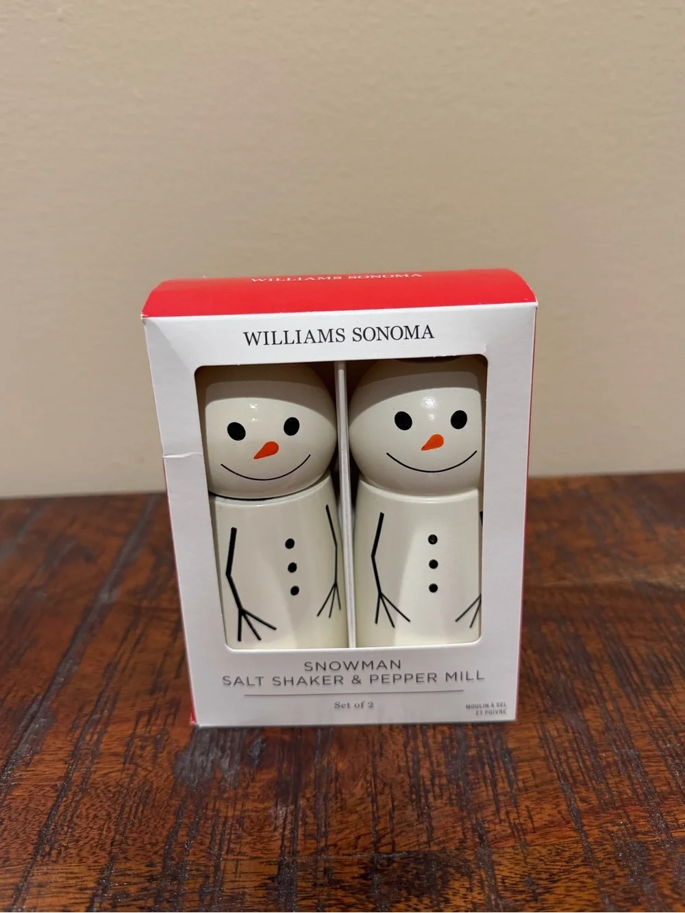 Williams Sonoma White Snowman Salt & Pepper Shaker Set